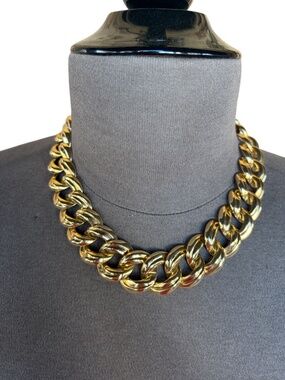 Vintage 1980s Goldtone Chunky Curb Link Chain Necklace 18"